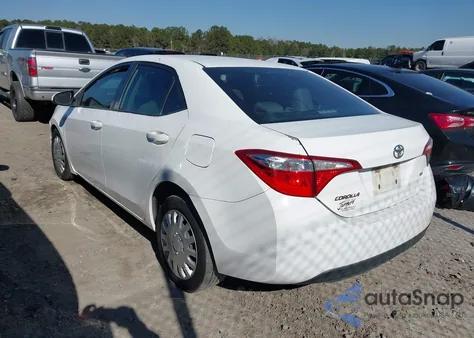 2015 Toyota Corolla Le z USA, uszkodzony, nr VIN 5YFBURHE1FP206573